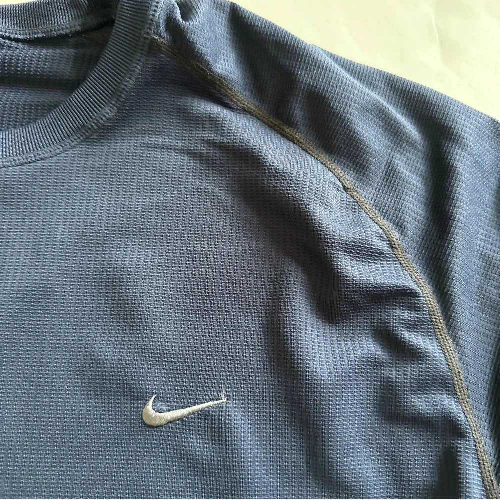 Nike waffle athletic long sleeve top